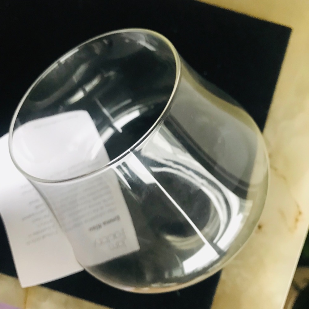 Decanter Signed tilting wine decanter, bowl new Nwot